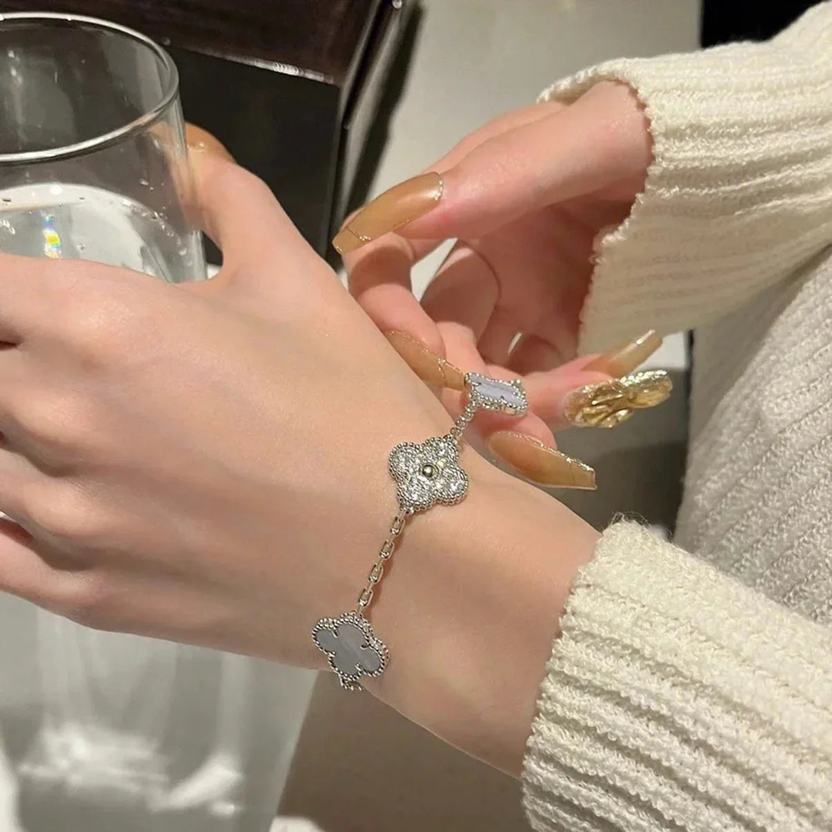 [Love Lucky] CLOVER 5 MOTIF PURPLE CHALCEDONY BRACELET COLLECTION