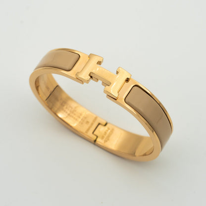 {"[Love Lucky]H GREY BRACELET"}