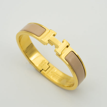 {"[Love Lucky]H GREY BRACELET"}