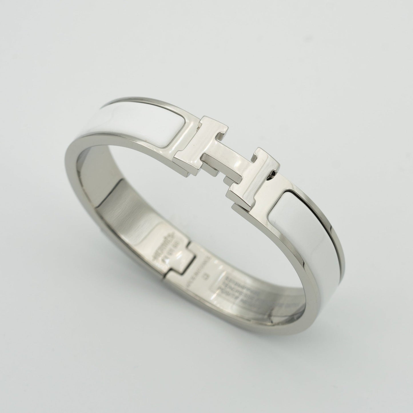 [Love Lucky]H WHITE BRACELET