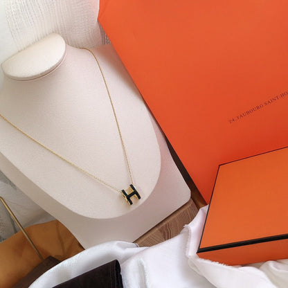 [Love Lucky]COLLIER HM CLIC ÉMAIL NOIR DORÉ