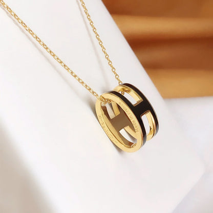 [Love Lucky]COLLIER HM CLIC ÉMAIL NOIR DORÉ