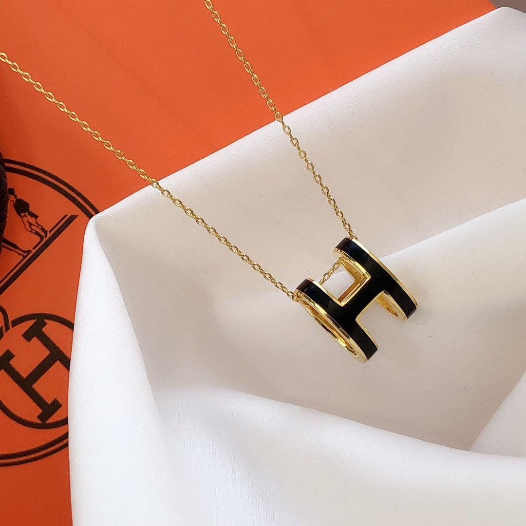 [Love Lucky]COLLIER HM CLIC ÉMAIL NOIR DORÉ