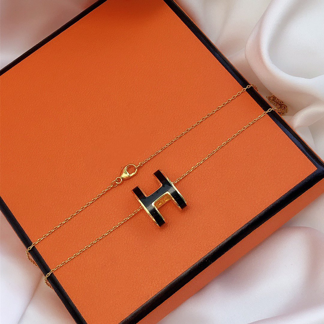 [Love Lucky]COLLIER HM CLIC ÉMAIL NOIR DORÉ