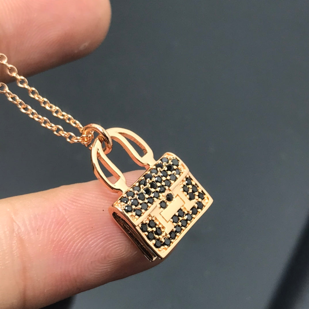 [Love Lucky]ARRIVAGE COLLIER HM DIAMANT NOIR