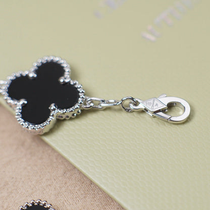 [Love Lucky] CLOVER 5 MOTIF ONYXS BRACELET COLLECTION