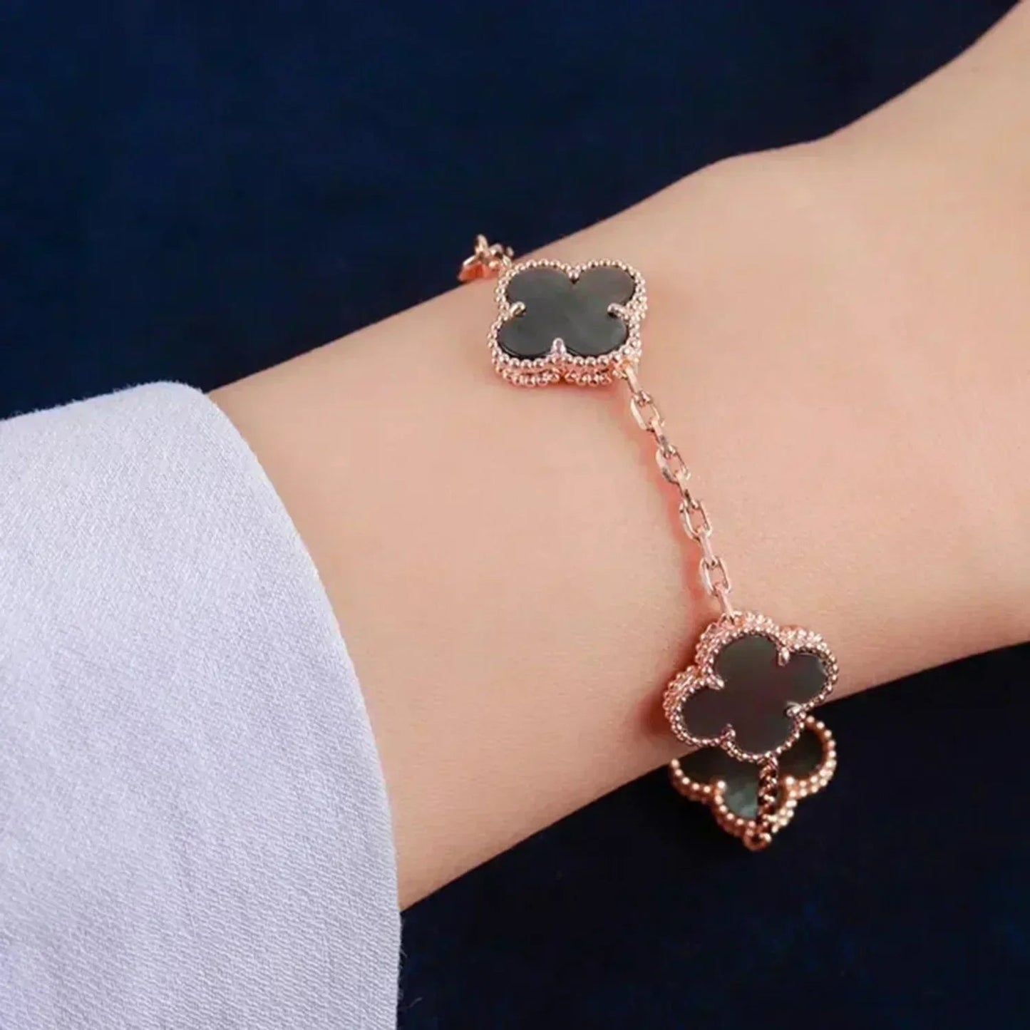 [Love Lucky] CLOVER 5 MOTIF GRAY MOP BRACELET COLLECTION