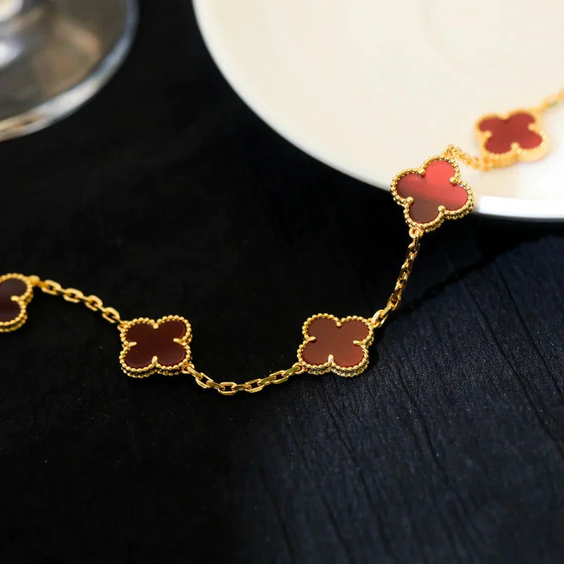 [Love Lucky] CLOVER 5 MOTIF RED CORNELIAN BRACELET COLLECTION