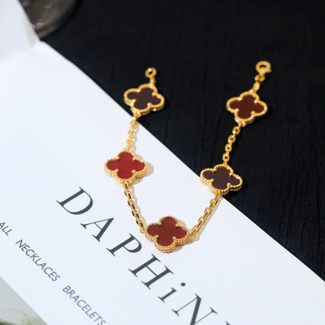 [Love Lucky] CLOVER 5 MOTIF RED CORNELIAN BRACELET COLLECTION