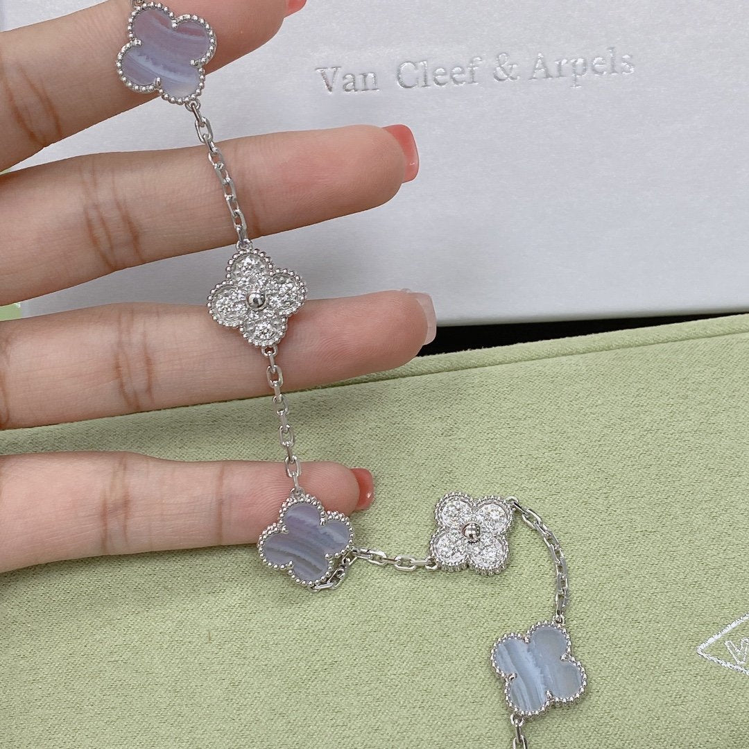 [Love Lucky] CLOVER 5 MOTIF PURPLE CHALCEDONY BRACELET COLLECTION
