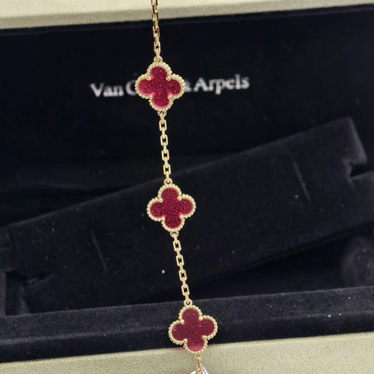 [Love Lucky]NEW CLOVER 5 MOTIFS PINK ENAMEL BRACELET