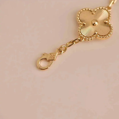 [Love Lucky] CLOVER 5 MOTIF LASER BRACELET COLLECTION