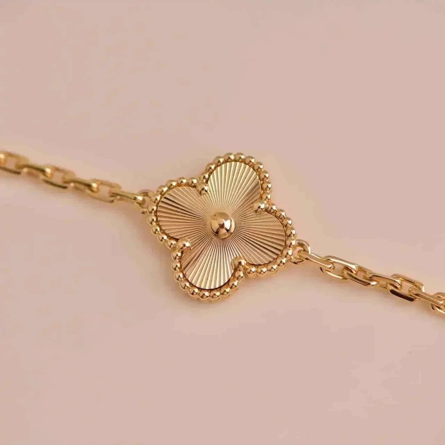 [Love Lucky] CLOVER 5 MOTIF LASER BRACELET COLLECTION
