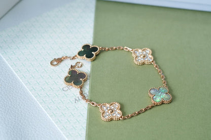 [Love Lucky] CLOVER 5 MOTIF GRAY MOP BRACELET COLLECTION