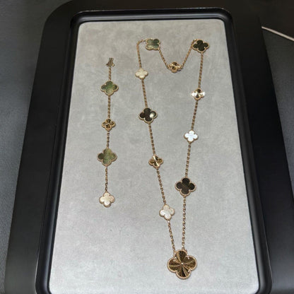 [Love Lucky] Abnehmbares Kleeblatt-Set mit 15 (11+4) Blüten in Roségold