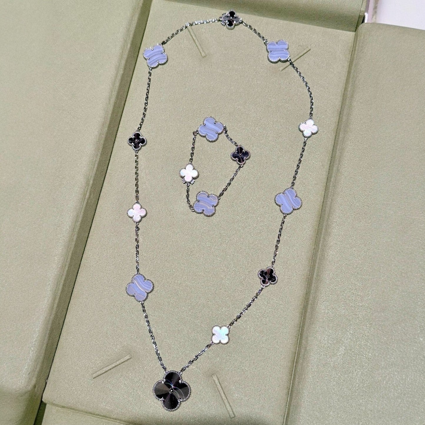 [Love Lucky]DETACHABLE CLOVER 15(11+4) FLOWER SILVER NECKLACE SET