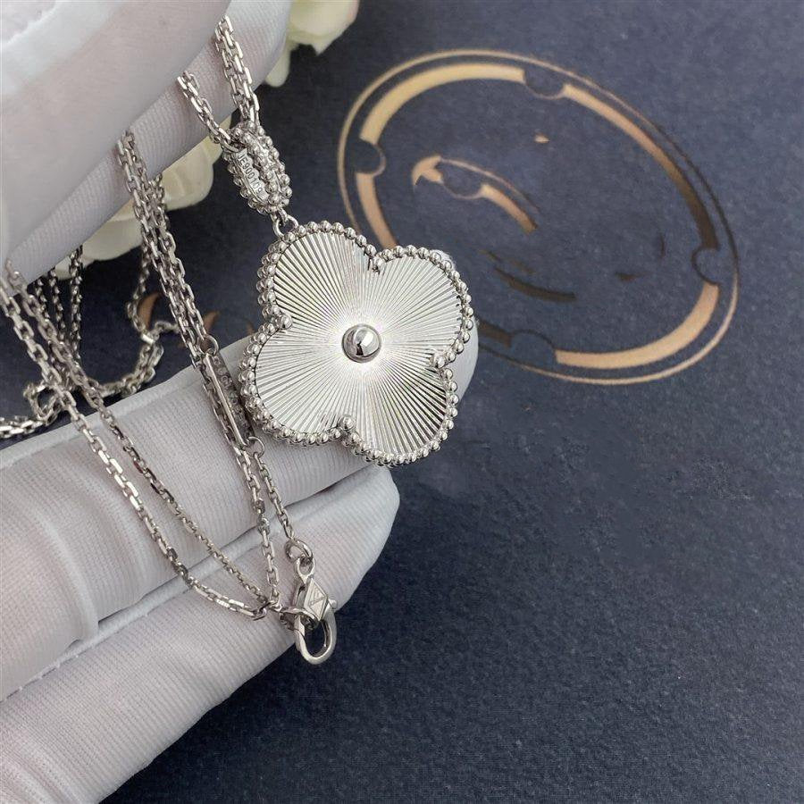 [Love Lucky]CLOVER 25MM SILVER BIG CLOVER NECKLACE