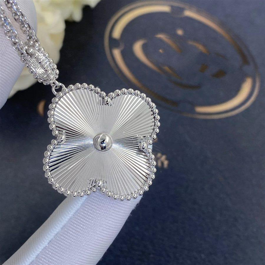 [Love Lucky]CLOVER 25MM SILVER BIG CLOVER NECKLACE