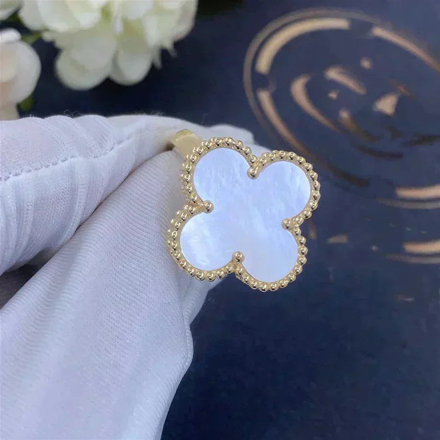 [Love Lucky]ANILLO CLOVER NÁCAR BLANCO