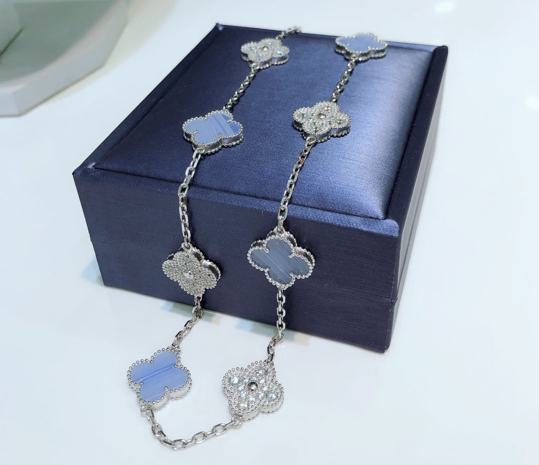 [Love Lucky] COLLIER 10 MOTIFS TRÈFLE EN CALCÉDOINE, DIAMANTS ET ARGENT