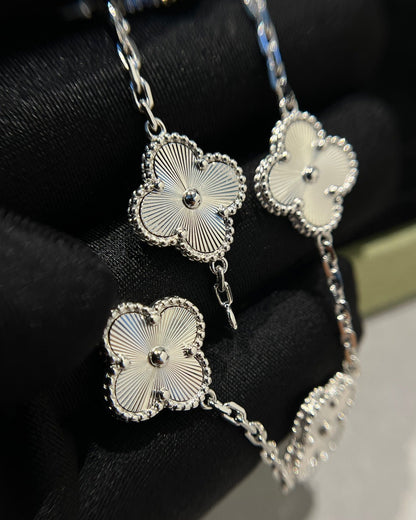 [Love Lucky] CLOVER 5 MOTIF LASER BRACELET COLLECTION