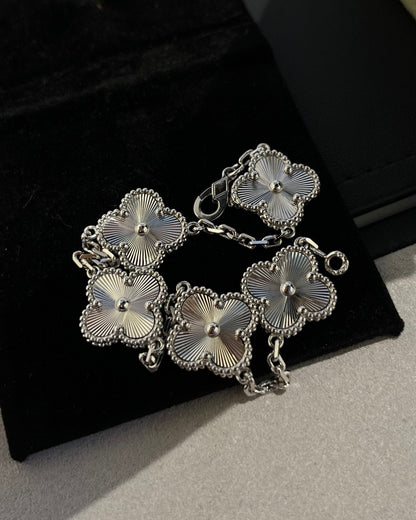 [Love Lucky] CLOVER 5 MOTIF LASER BRACELET COLLECTION