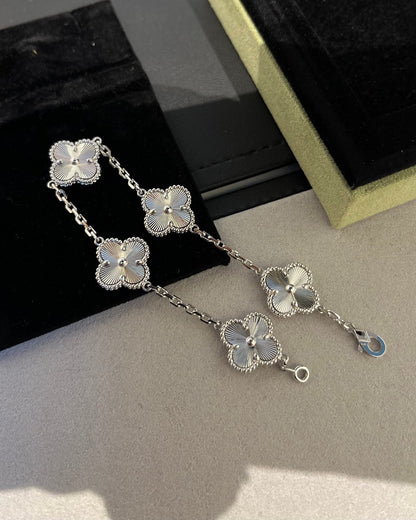 [Love Lucky] CLOVER 5 MOTIF LASER BRACELET COLLECTION